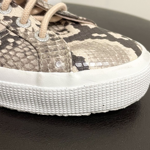 Superga Ivory Taupe Gray White Snakeskin Print Lace Up Sneakers 6 Faux Leather - Picture 10 of 12